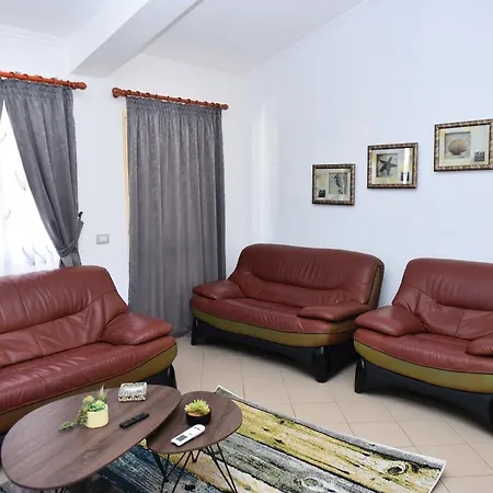 Albania Penthouse Escape Apartman Golem
